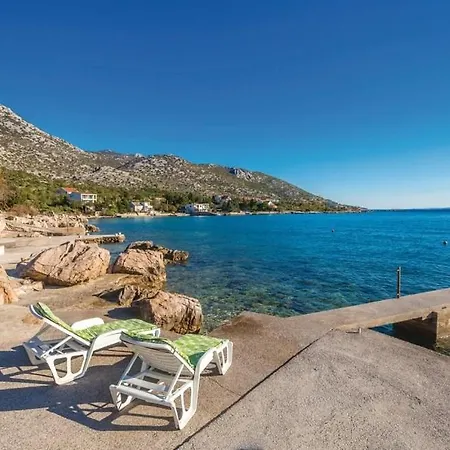 Apartmani Ivankovic Karlobag Exterior foto