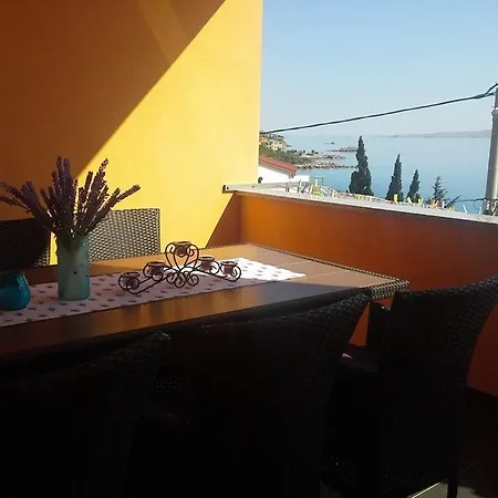 Apartmani Ivankovic Karlobag Exterior foto